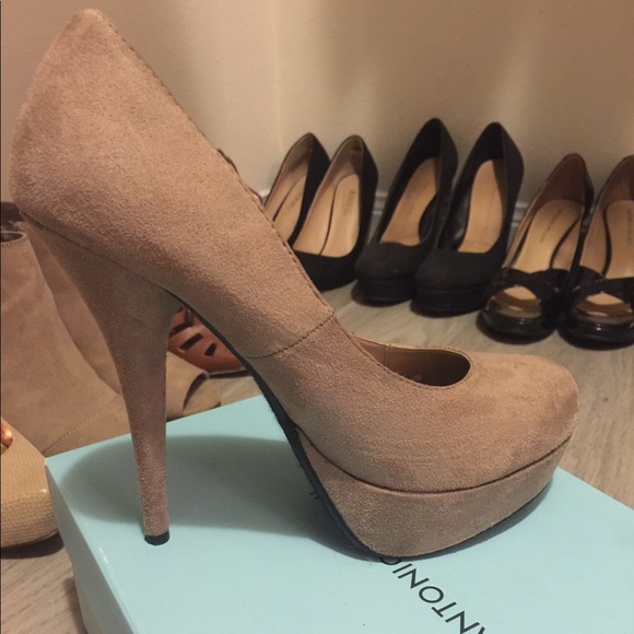 Suede nude heels - Picture 2 of 3